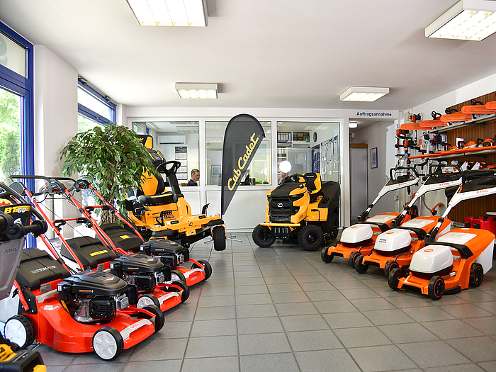 Garten- und Motorgeräte als Sparte Bild von erwerbbaren Rasenmähern